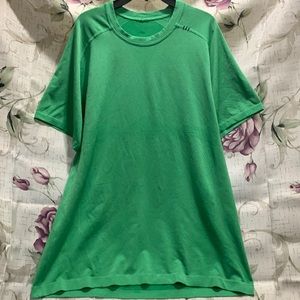 Lululemon men’s shirt, athletic